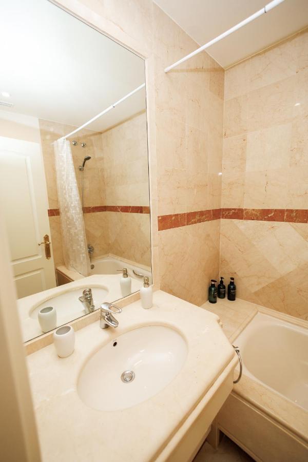 Two-Room Apartment In Elviria Near The Beach With Parking Marbella Exterior photo
